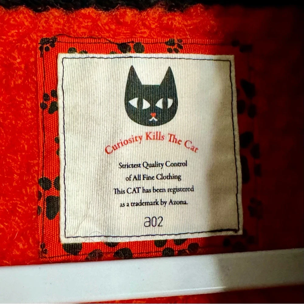 Azona A02 Red And Black “Curiosity Kills The Cat” Fuzzy Sherpa Collared Coat - Picture 7 of 9